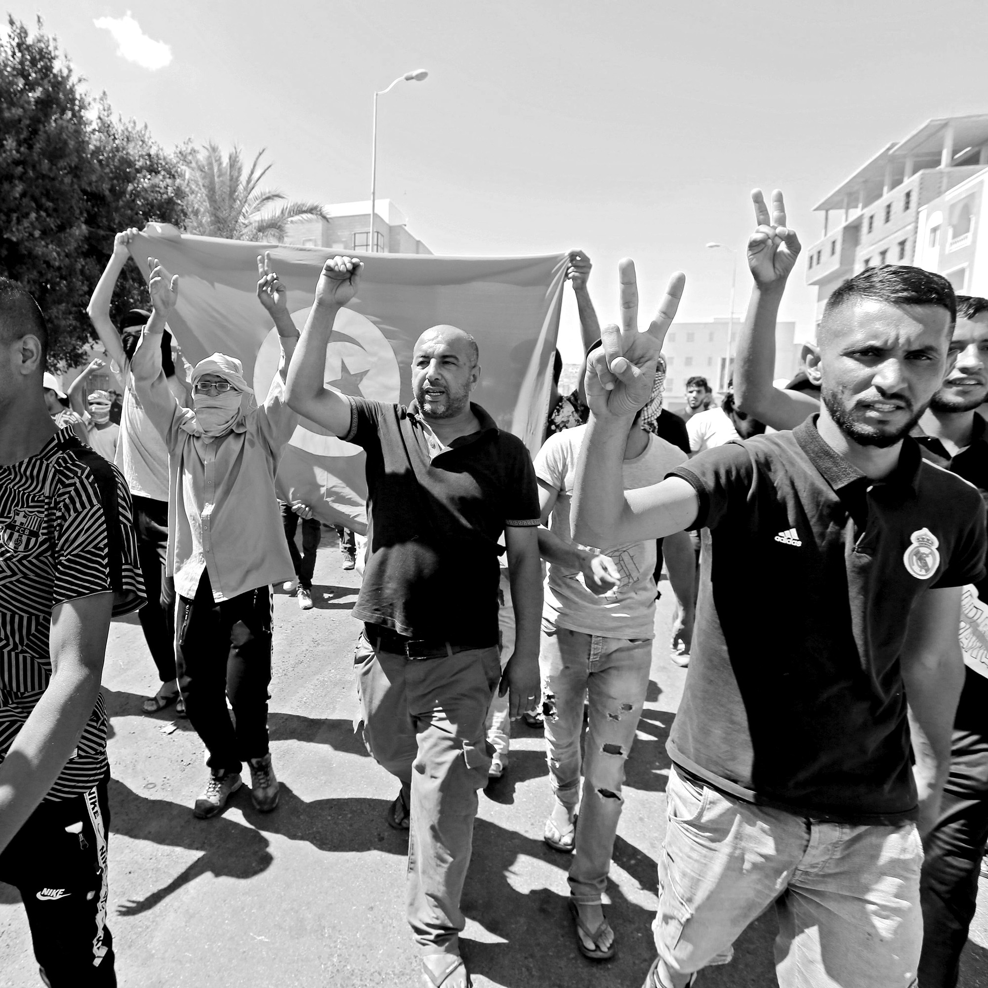 photo of people marching in Tunisia